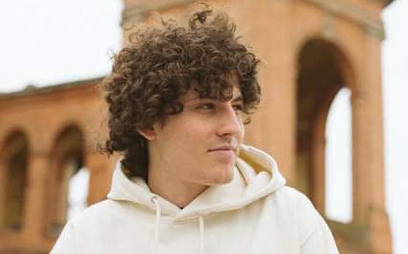 Artemis Danza e il cantautore bolognese Campi