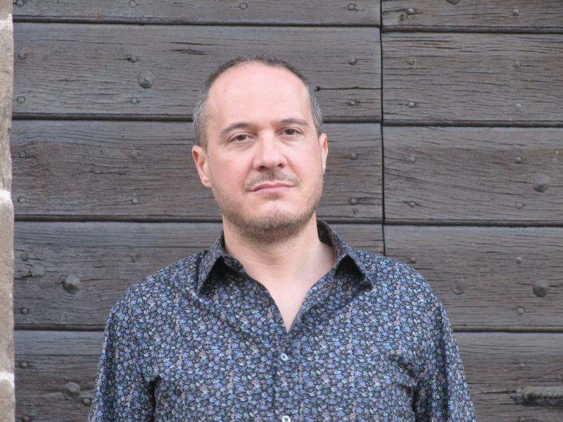 Oggi Garlini  presenta  il suo romanzo