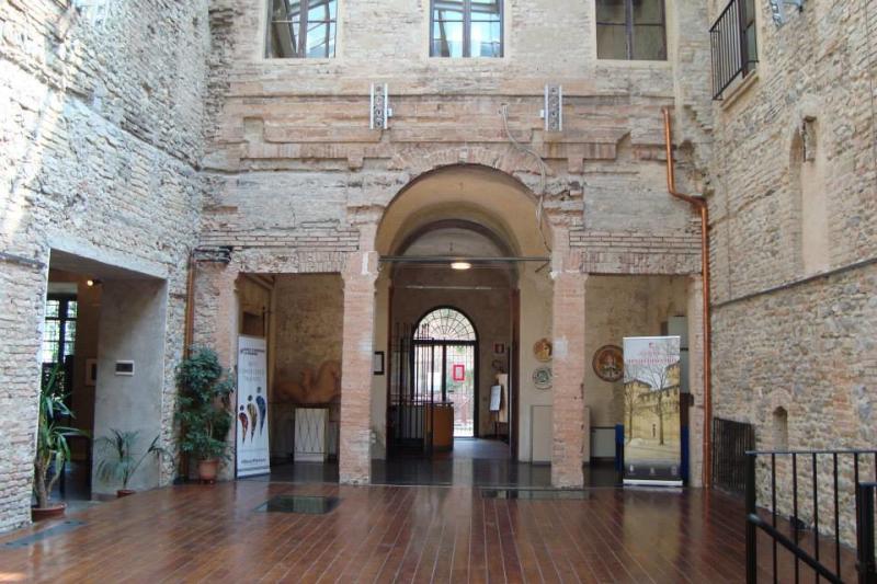 "I muri ci parlano": visita serale al castello 