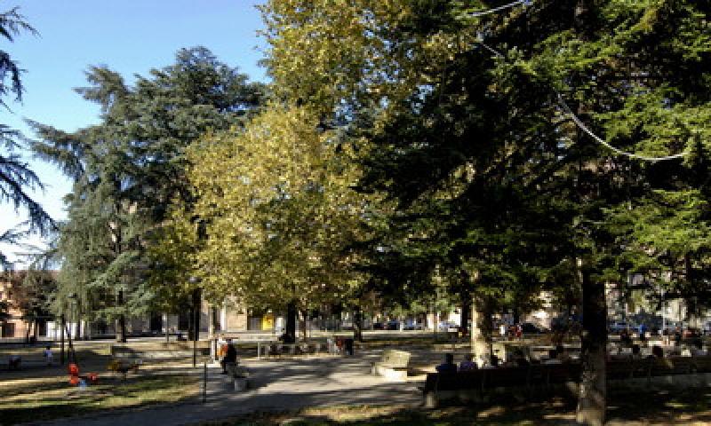 La bici-biblioteca in piazzale Pablo 