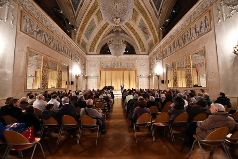 Prima che si alzi il sipario: Luisa Miller