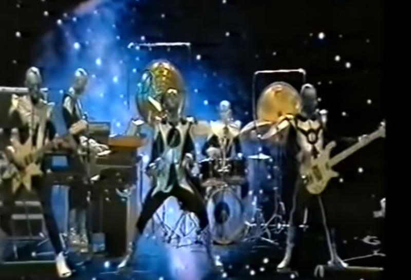 Questa sera tributo ai Rockets  con  il concerto della Universal band