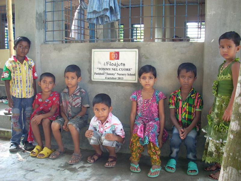 Il Bangladesh con gli occhi dei bimbi