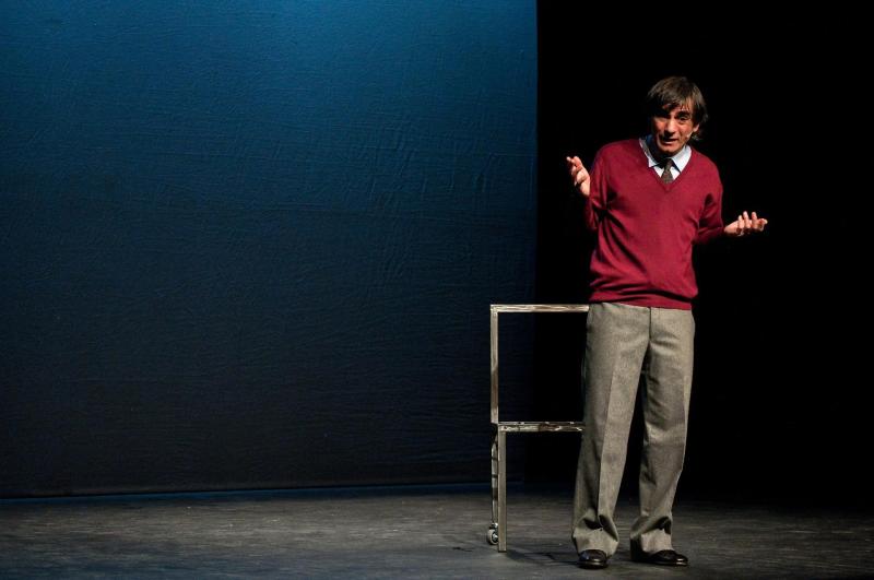 &ldquo;ITALIANESI&rdquo; di e con Saverio La Ruina per la compagnia Scena verticale