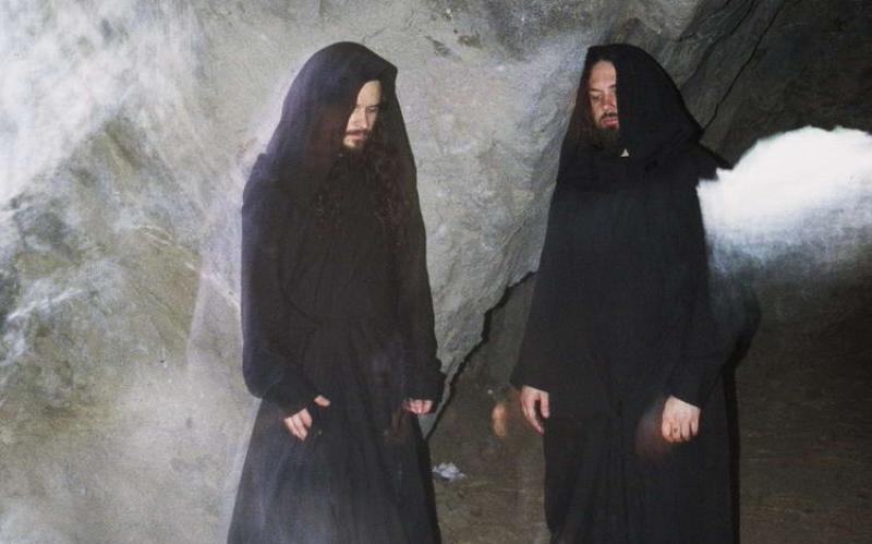 Il potente metal dei SunnO))) per scatenare la fine del mondo