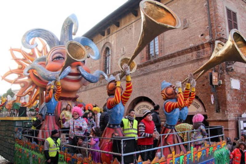 Un weekend di maschere, amore e fantasia