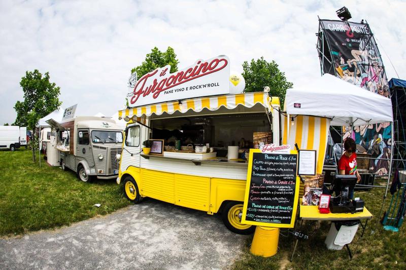 Street food, salumi, fiori: &egrave; tempo di feste