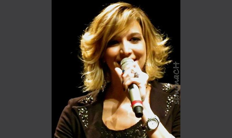 Silvia Olari stasera in trio 