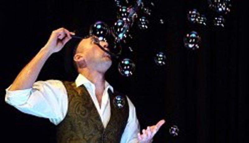 Marted&igrave; grasso a teatro con la recita &laquo;C'era una Bolla&raquo;