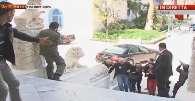 Tunisia: fiaccolata di solidariet&agrave;