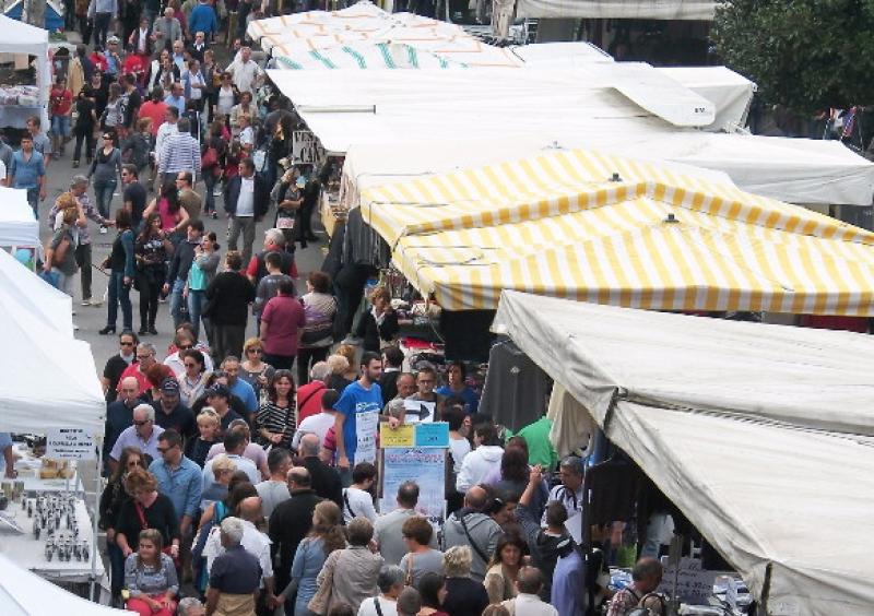 Bancarelle, caldarroste e tante curiosit&agrave;: torna la fiera d'autunno a Sant'Ilario d'Enza 