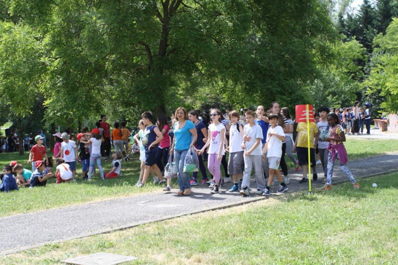 800 bambini festeggiano la fine dell'anno scolastico