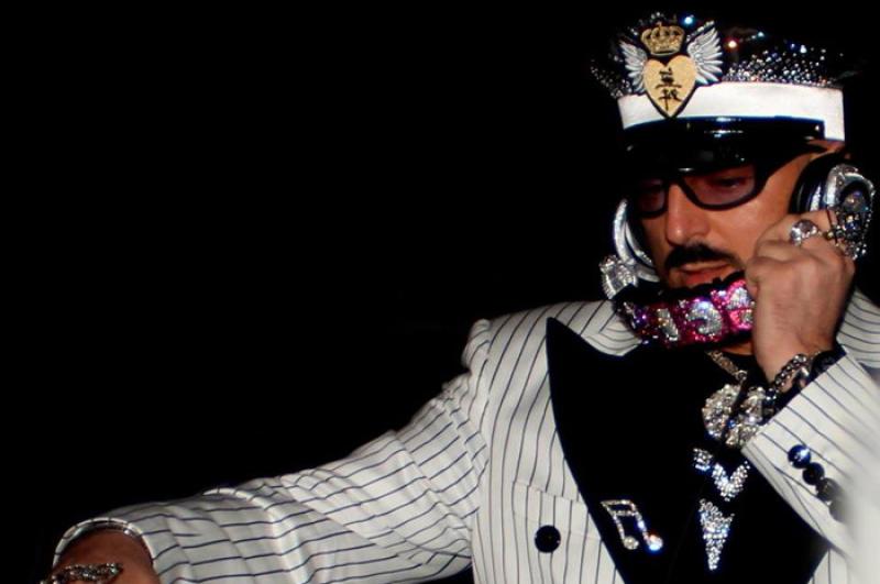 Gigi D'Agostino in un imperdibile dj set live per la Festa della Donna