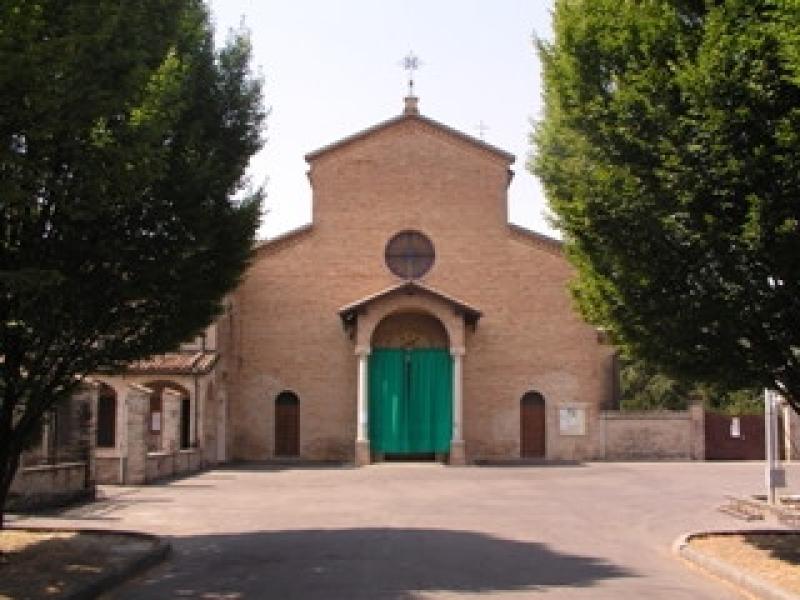 Torna la torta fritta da asporto nella chiesa di San Francesco
