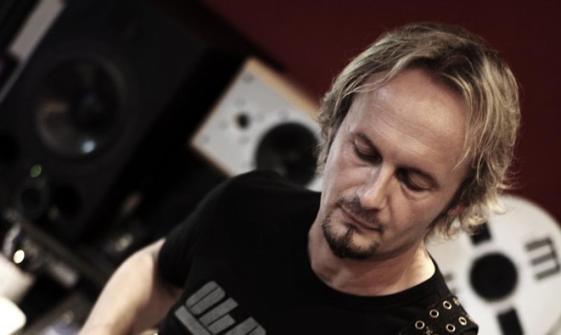 &laquo;Vita da chitarristi&raquo;:  Colombo presenta il suo libro