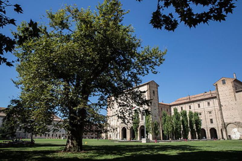 La tavola nell'orto in piazza della Pace