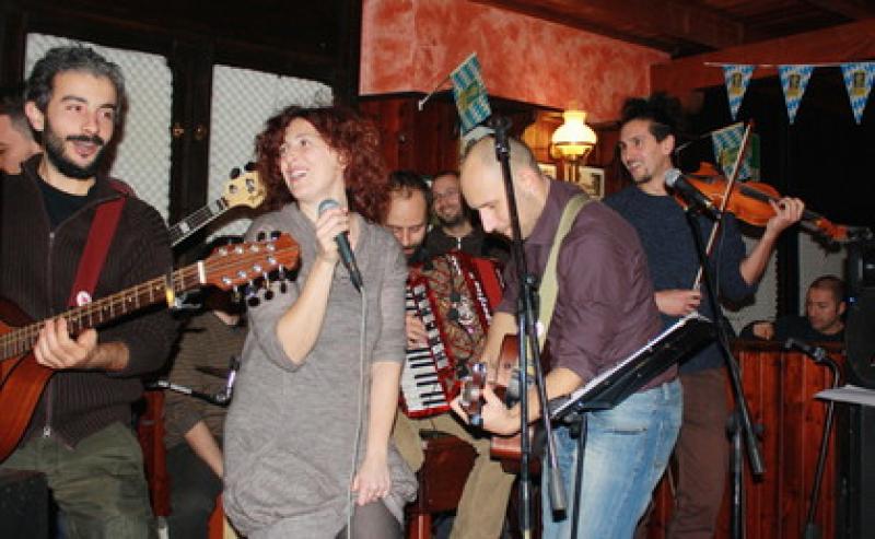 Asino che vola:   a Cabriolo  Me, Pek e Barba  in concerto