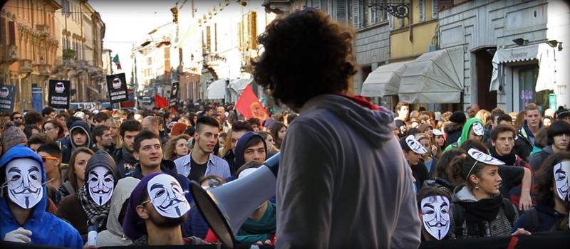 Anteprima parmigiana del documentario "Dentro il collettivo" all'Astra