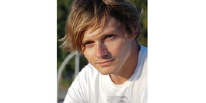 Giulio Xhaet presenta il libro "Le professioni del web"