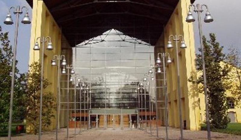 Domenica la commedia "Prima pagina" in via Cuneo