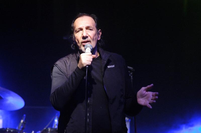 Andrea Mingardi presenta il suo libro "Professione cantante" 