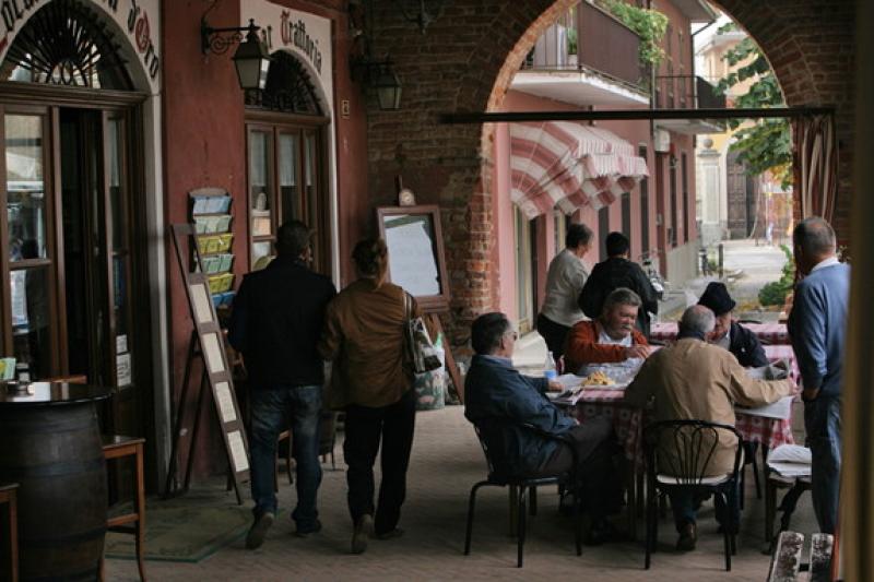 Libri con t&egrave; alle cinque ripartono da Gente di Provincia