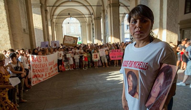 Fiaccolata in centro in memoria di Michelle