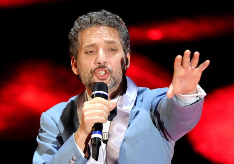 &laquo;Penso che un sogno cos&igrave;&raquo;... Beppe Fiorello &egrave; Modugno