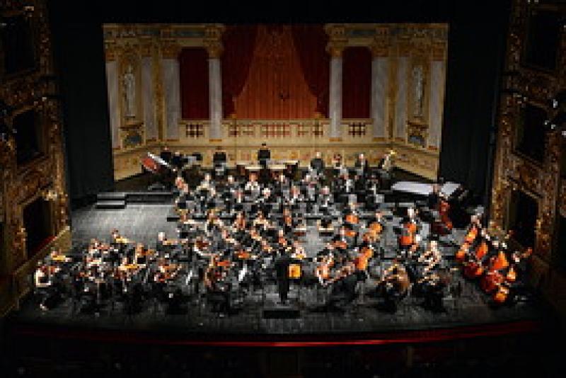 Eliot punta sulla musica