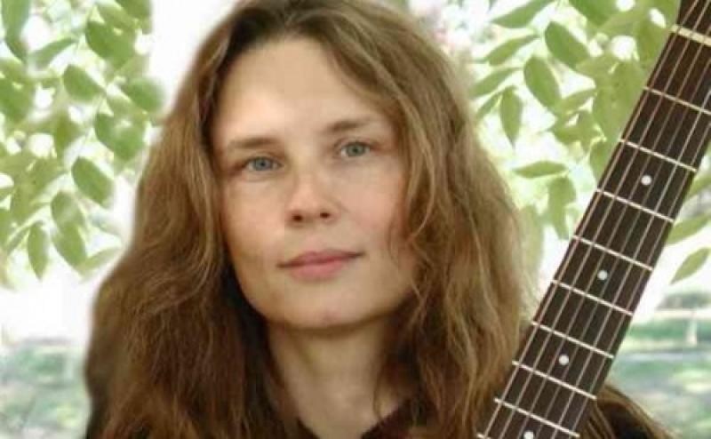 Jackie Perkins in concerto  con due  &laquo;big&raquo;