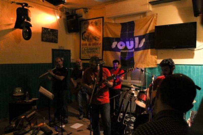 Me, Pek e Barba questa sera al Wine Bar