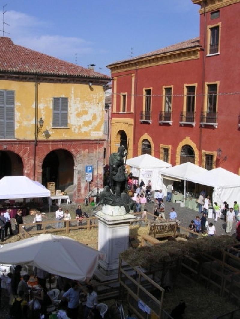 Guastalla: torna la fiera "Piante e animali perduti" con 500 espositori 