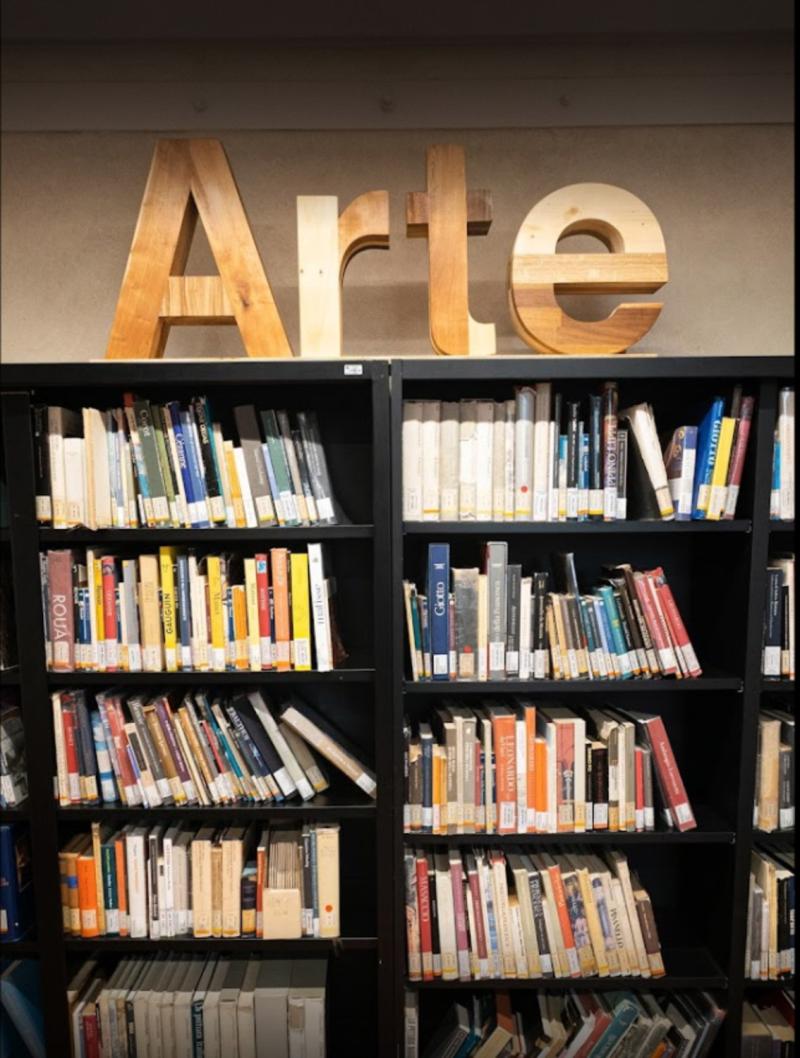 Incontri in Cortile, il 30 luglio Valerio Varesi