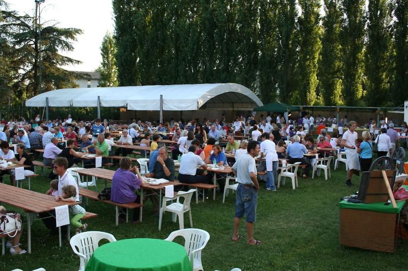 Una cena con musica al parco