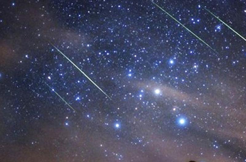 Una camminata sui sentieri e sotto le stelle