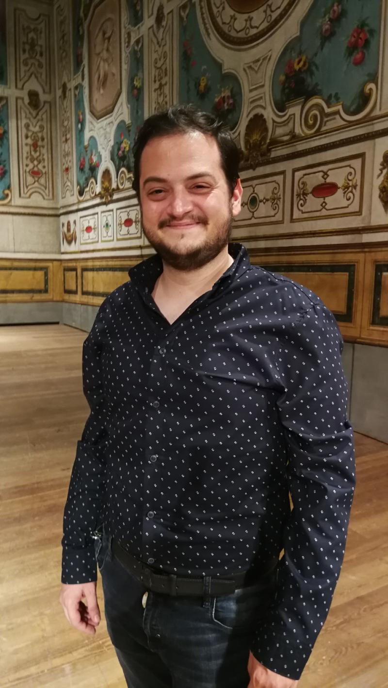 "La boh&egrave;me" al Magnani: Brunetto gioca in casa