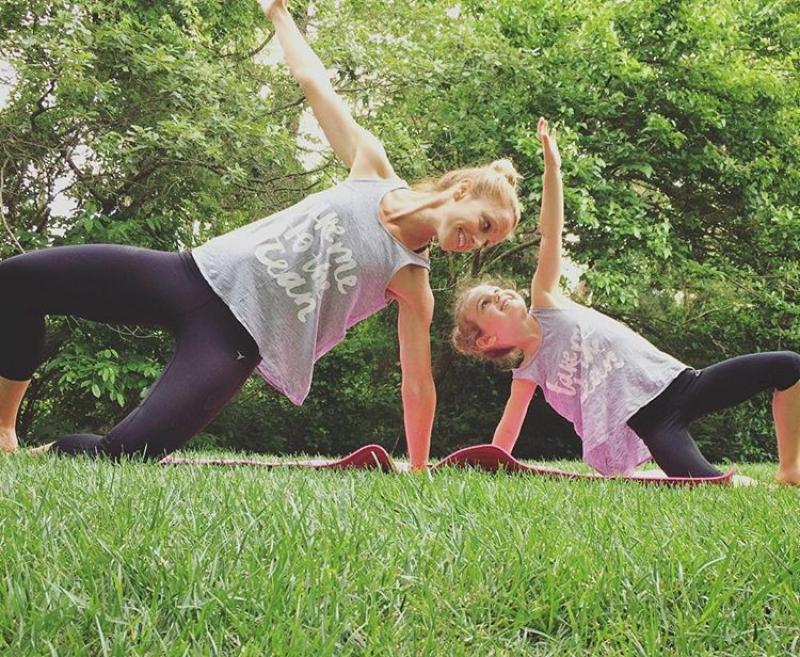 Yoga: attivit&agrave; al parco