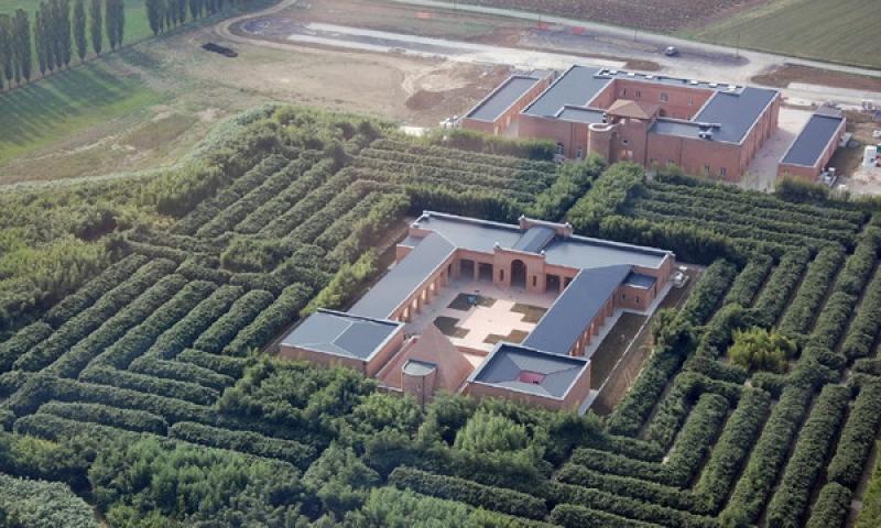 L'originalit&agrave;  di Andrea Lazlo De Simone  