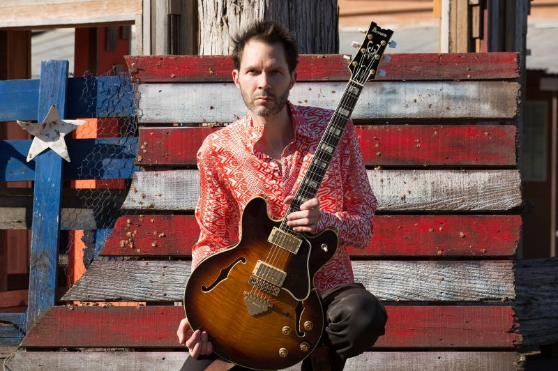 Paul Gilbert, masterclass di chitarra con sezione ritmica 