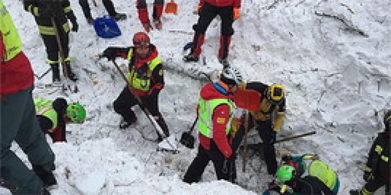 Soccorso Alpino: angeli tra neve e macerie