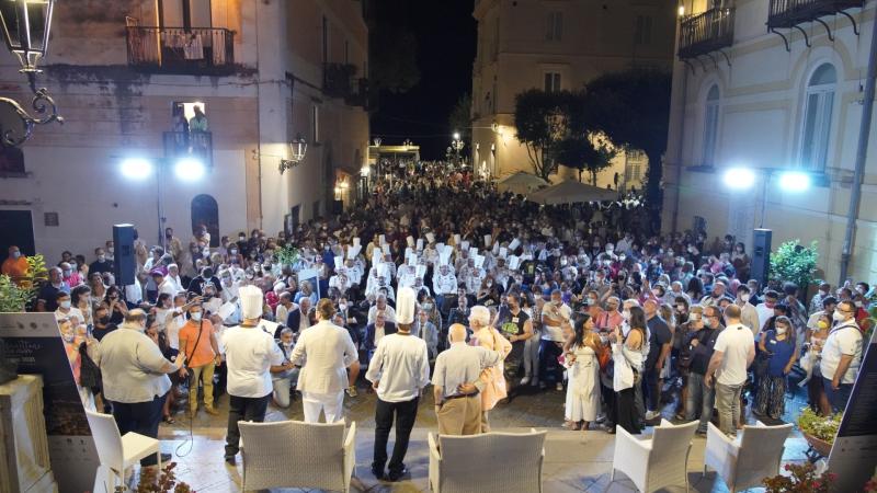 La notte dei maestri del lievito madre 2023 torna con l’8ᵃ edizione l’evento benefico più goloso dell’estate il 24 luglio a Parma dalle ore 20 alle 24 sotto il cielo stellato della pilotta