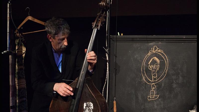 Circo Kafka: il suggestivo spettacolo di Roberto Abbiati con la regia di Claudio Morganti ispirato a Il processo di Franz Kafka