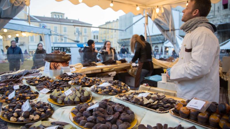 Mercatini, teatro, cappelletti e altre golosità: l'agenda di oggi