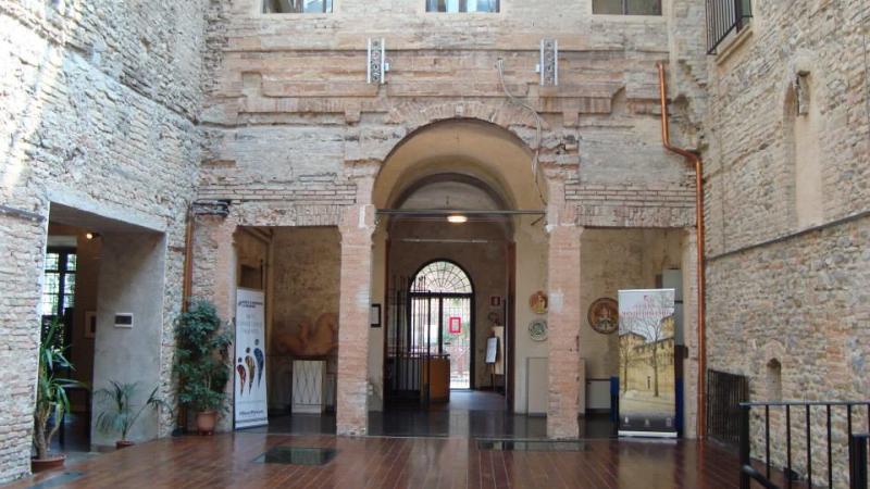 "I muri ci parlano": visita serale al castello 