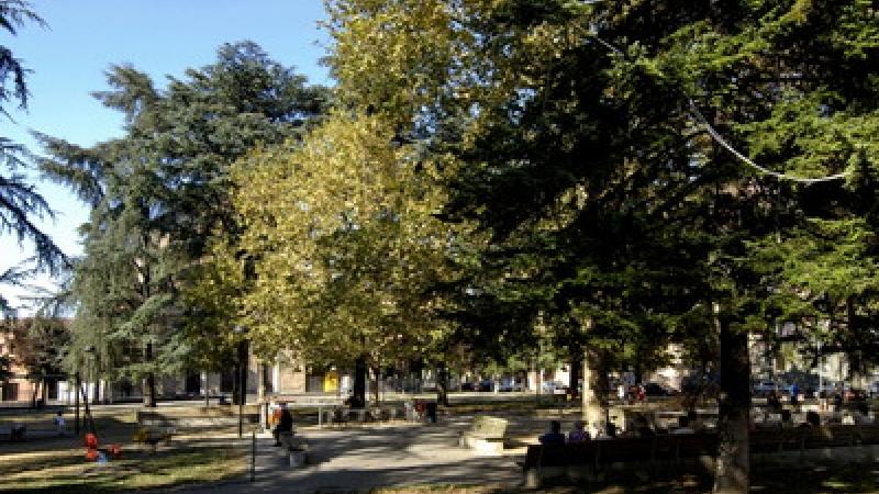 La bici-biblioteca in piazzale Pablo 