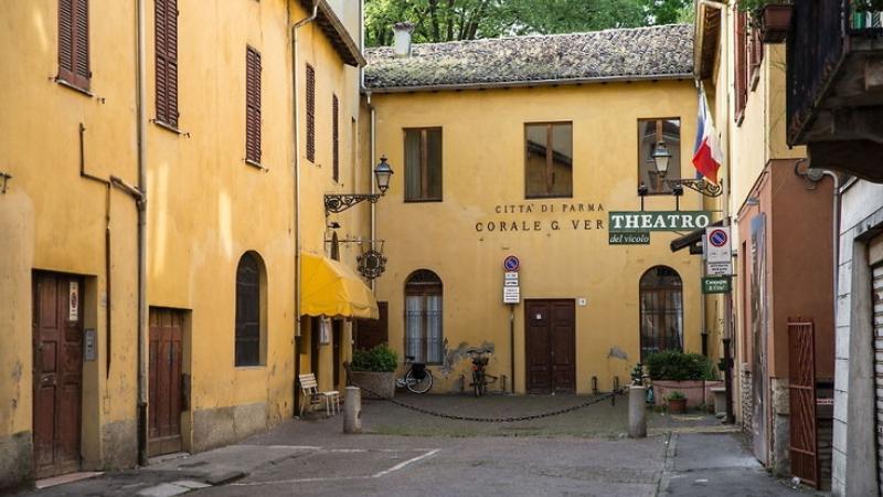 'Al siòr l'è sarvì': domani sera dialetto in scena