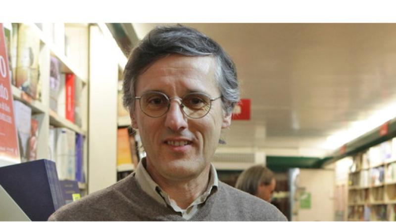 Varesi presenta  il suo ultimo libro