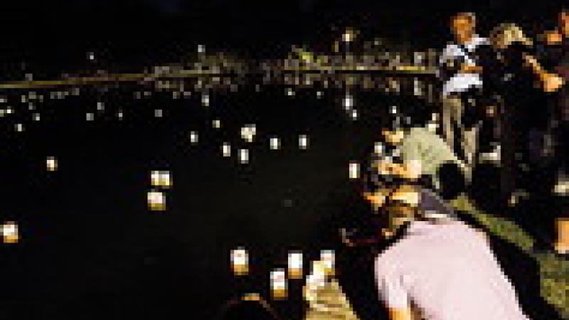 Toro nagashi - Cerimonia delle lanterne sull'acqua