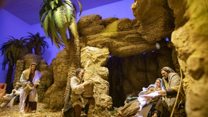 Annunziata: nel chiostro  quaranta  presepi 