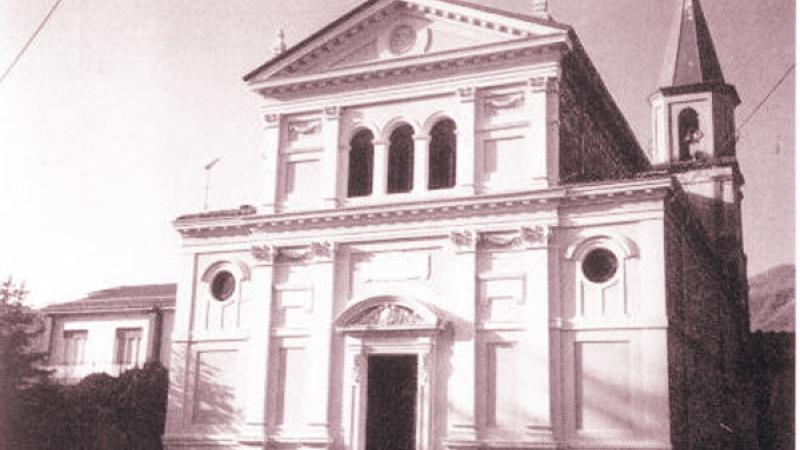 Via Crucis notturna sulla collina